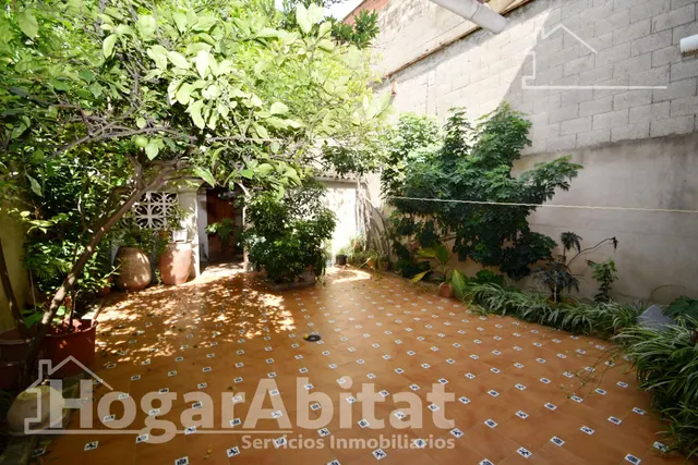 MAGNÍFICA CASA CON DOS VIVIENDAS INDEPENDIENTES Y TERRAZA, CERCA DEL CENTRO — 18