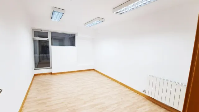Urbis te ofrece una oficina en alquiler en la zona Labradores, Salamanca. — 2