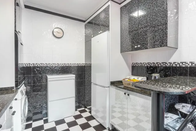 Casas, nave y fincas en venta en Caborana (aller) — 20