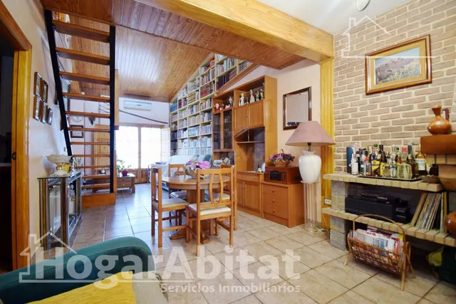 CHALET SEMINUEVO CON PISCINA, GARAJE, JARDIN Y TERRAZA — 5