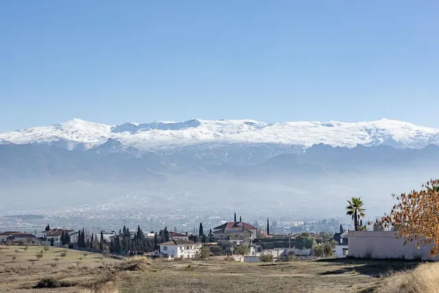 Parcela exclusiva con estructura de Chalet independiente y piscina en Urb. El Montecillo, Las Gabias — 33
