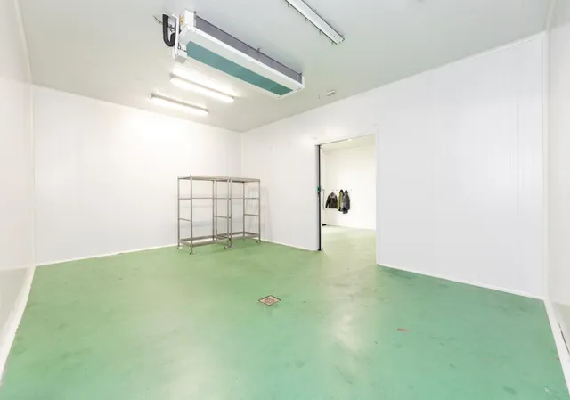 SE VENDE  Nave Industrial en Dúrcal con Instalaciones Completas y Cámara Frigorífica — 20