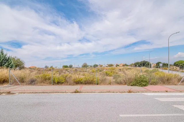 Oportunidad en venta de solar urbano en Otura — 28