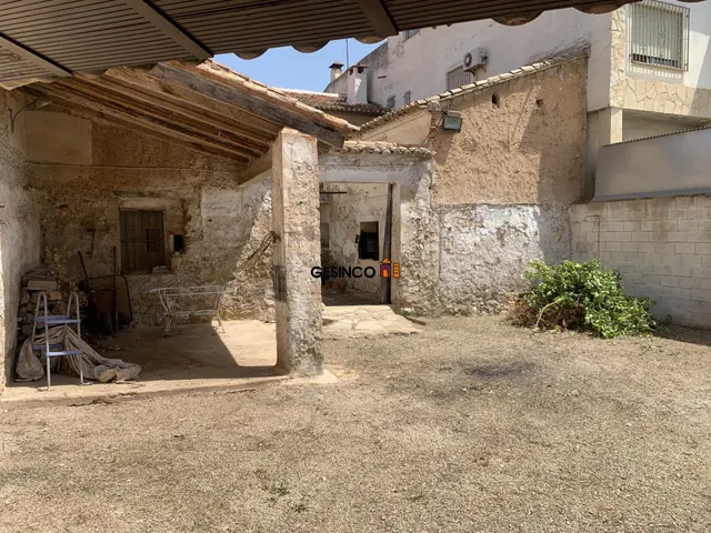 CASA DE PUEBLO PARA REFORMAR CON PATIO — 8