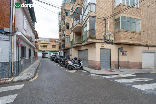 Local Comercial en Zaidín para Reformar - Excelente Ubicació - foto 5
