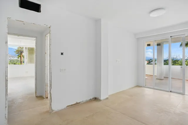 Apartamento de dos dormitorios bellamente reformado en la comunidad cerrada de Jardines de Andalucía — 5