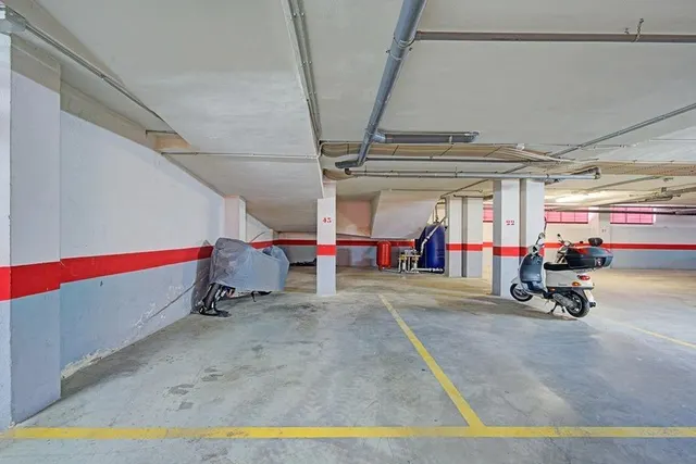 Exclusivo ático dúplex reformado con magnífica terraza en esquina, ascensor y garaje — 22