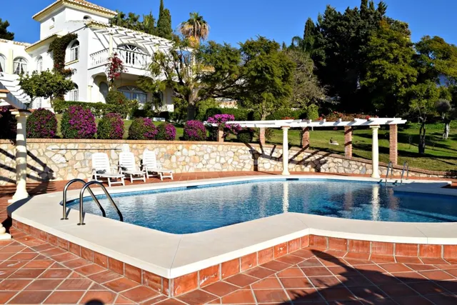 Espectacular villa de 800m2 con preciosas vistas panorámicas al mar en Benalmádena — 36