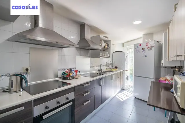 ¡¡Fantástico piso de 7 habitaciones en zona Avd. Cervantes !! — 7