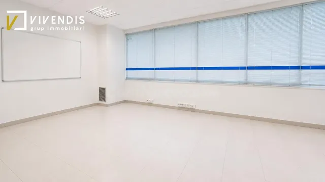 LOCAL COMERCIAL EN ALQUILER - AVENIDA MADRID - foto 2