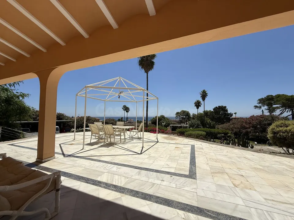 Chalet 4 habitaciones 340m² en venta - Costa Del Sol