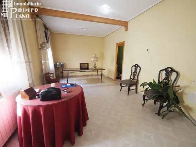 *Casa en venta en c/ San Francisco, para reformar de 8 dorm,