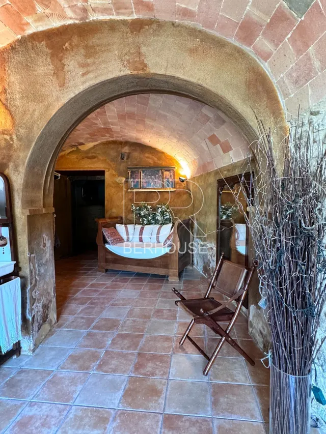Masía con mucho encanto, situada en Bordils, Girona - foto 4