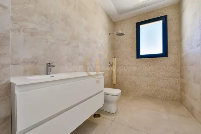 Moderna villa independiente con piscina privada y garaje — 19