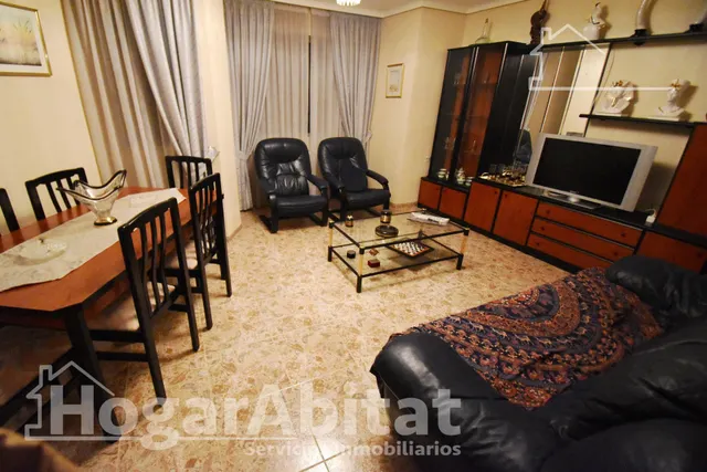 ¡BIEN UBICADO! AMPLIO DÚPLEX CON GARAJE Y TRASTERO CERCA DEL - foto 4