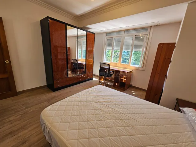 Amplio piso de cuatro habitaciones disponibles perfecto para - foto 2