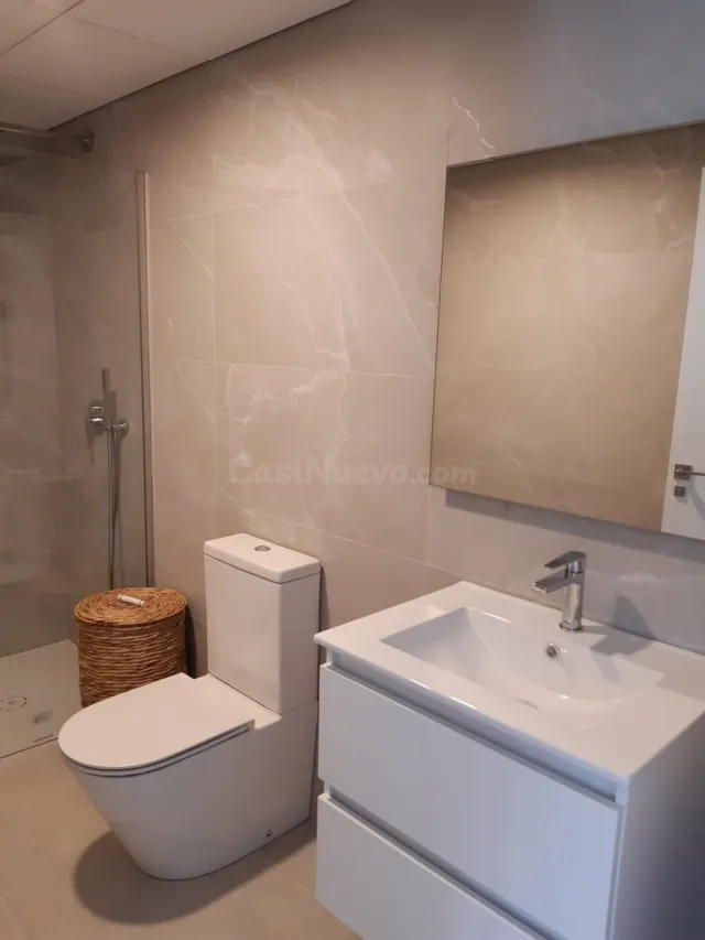 Vivienda AMUEBLADA ,,con gran terraza de 40 metros — 45