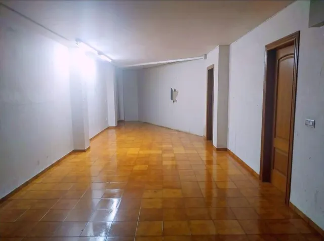 Gran casa señorial esquinera  en el Centro de la población — 2
