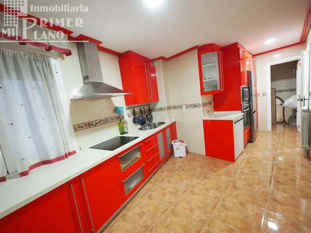 Piso exterior en c/D.Victor totalmente reformado, con ascens - foto 4
