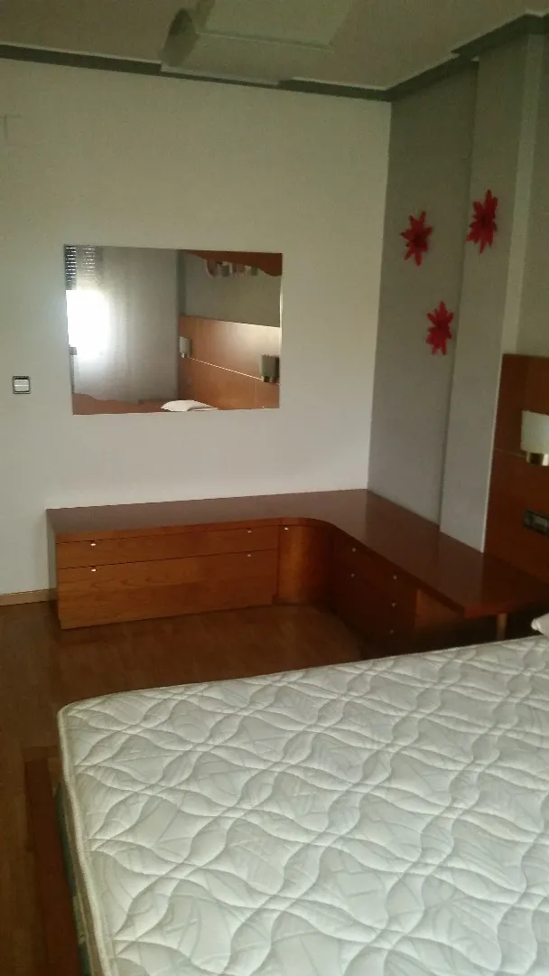 Vivienda de 120 metros más bar de 80 metros.
San Pedro. — 44