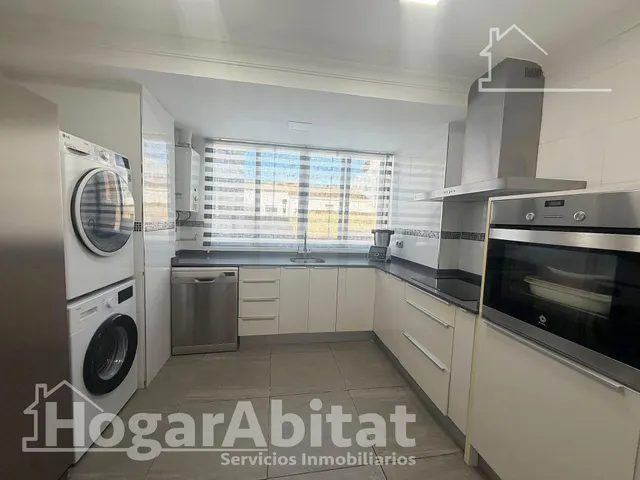¡Espectacular! Amplio, impecable y moderno con balcón, todo amueblado — 27