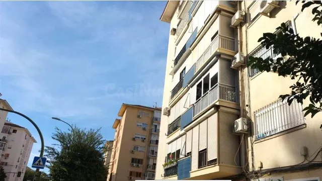 SE VENDE piso OKUPA en C Ildefonso MaraÑ±ón Lavi 1 de Sevil - foto 4