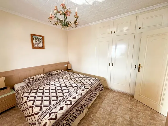 Chalet con piscina y amplias estancias en El Chaparral — 40