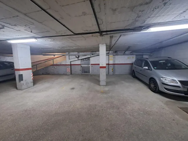 PLAZA DE APARCAMIENTO EN VENTA. — 3