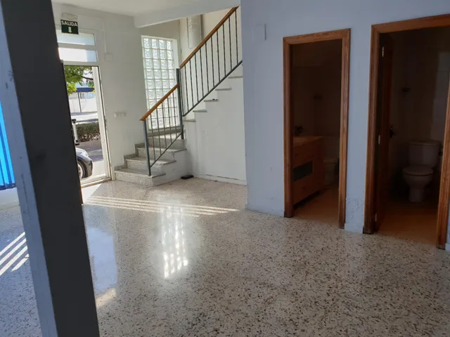 NAVE EN VENTA — 17