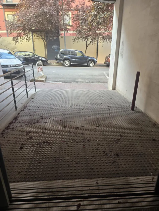 PLAZA DE GARAJE CON ASCENSOR PARA COCHE - foto 4
