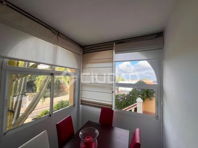 Castillete de esquina con amplio espacio exterior — 13