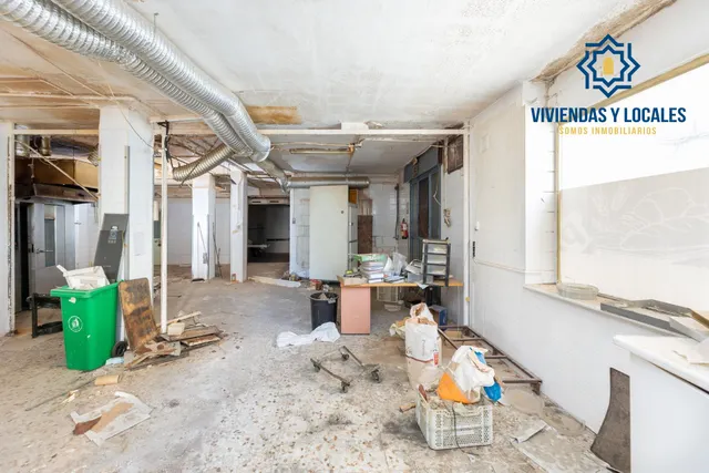 Local + vivienda en Avda. Cadiz — 35