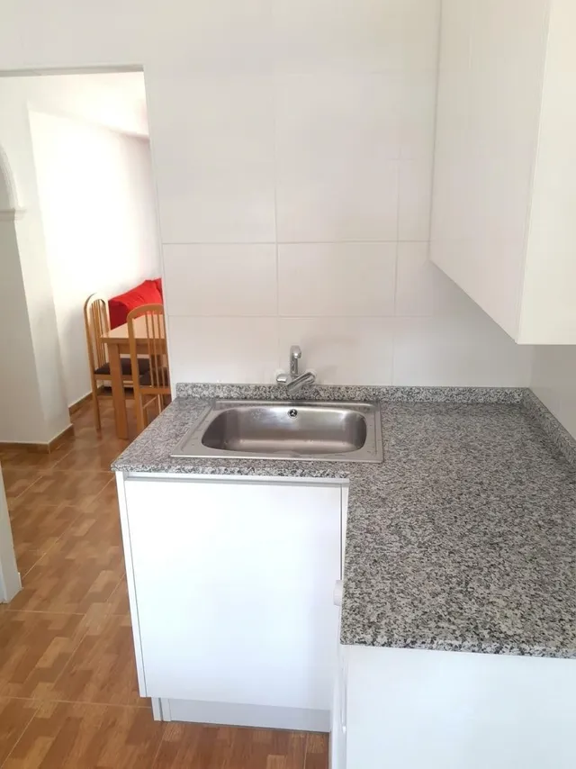 SE VENDE PISO EN LA ZONA DE LAS 512 - foto 3