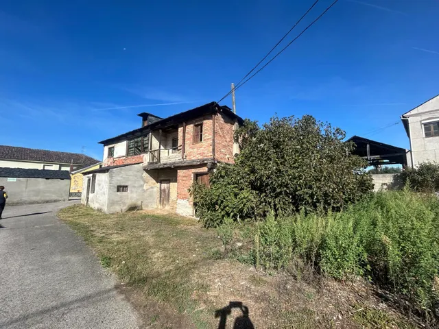 Amplia Casa de Piedra en Dehesas - Oportunidad Única por 29.000 € — 9