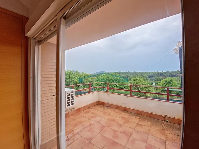 Chalet con jardín, 4 dormitorios y sótano independiente en Alfara de la Baronía — 4