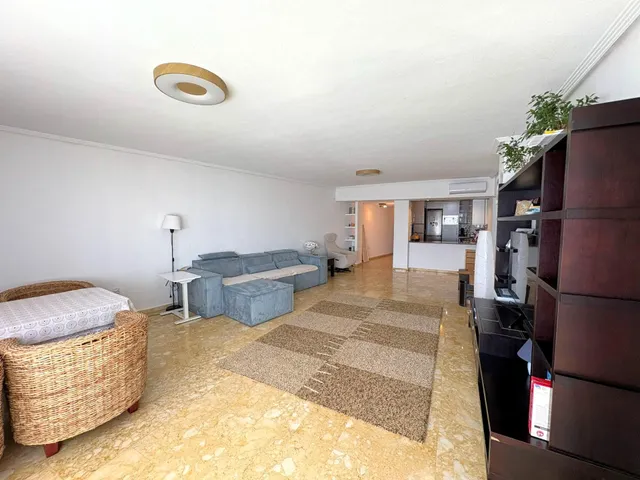 Apartamento moderno y espacioso en primera línea de mar junto a Playa del Cura. ¡3 dormitorios, 2 baños, balcón con vistas al mar (sureste) y piscina comunitaria! — 11