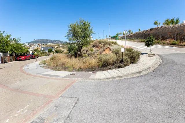 Venta de solar urbano en La Zubia (Zona Altos de La Zubia) — 4
