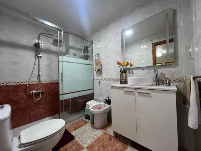 ¡Piso de 147 m2 con gran terraza, ascensor y 4 habitaciones! - foto 5