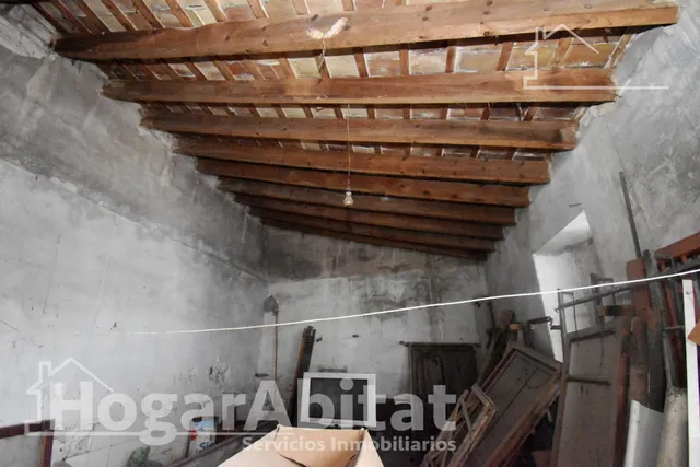 ¡Hazla a tu gusto! Gran casa para reformar con terraza y balcón, cerca del ayuntamiento — 22