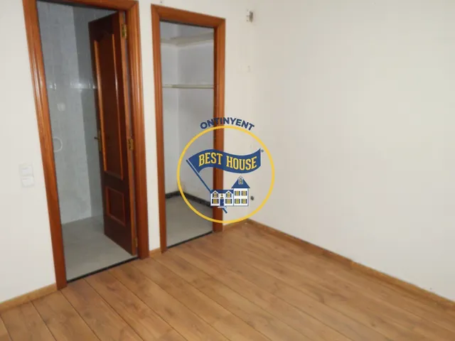EXCELENTE LOCAL COMERCIAL POR TAMAÑO Y UBICACIÓN EN ONTINYENT. — 2