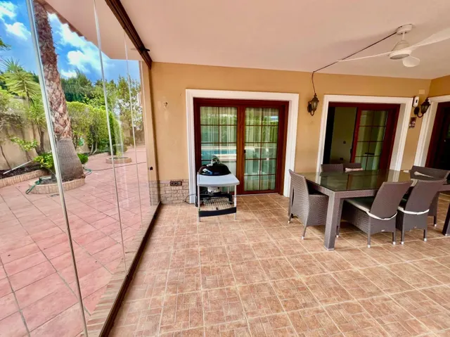 CHALET INDEPENDIENTE CON GRAN PARCELA Y PISCINA PRIVADA EN EL ALBIR, ALFAZ DEL PI — 8