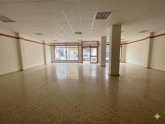 LOCAL zona comercial de 100 m2 con posibilidad de hacer vivi - foto 3
