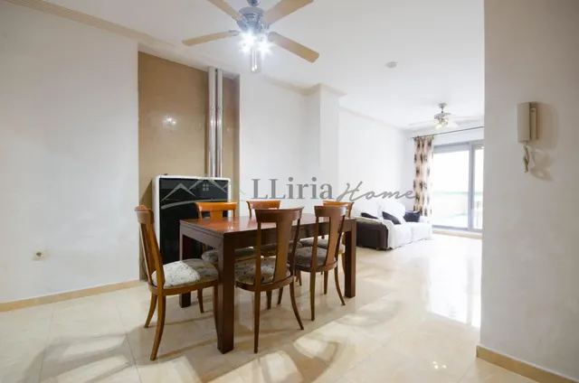 Ref. 04409. Casa de pueblo adosada con amplio patio, terraza y garaje en Vilamarxant. — 10