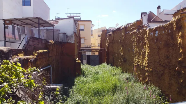 SOLAR URBANO EN CALLE CANONIGO ORDOÑEZ, COIN — 14