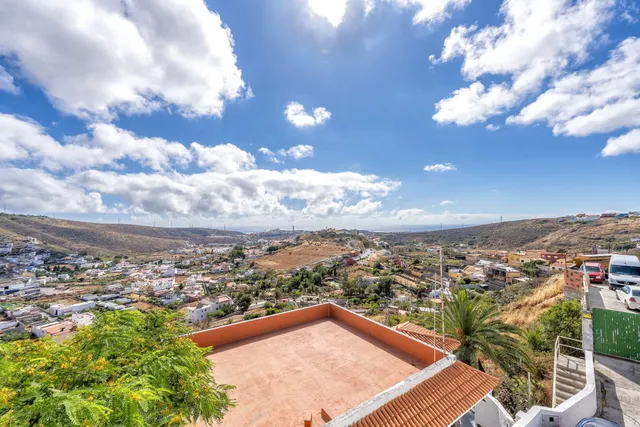 Casa independiente reformada con finca en Los Hoyos