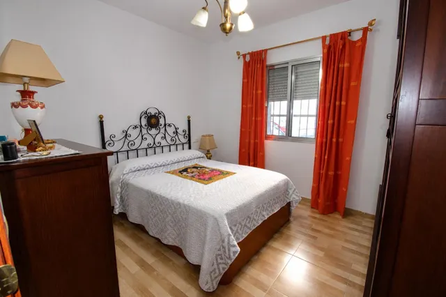 Piso de tres dormitorios en los naranjos — 8