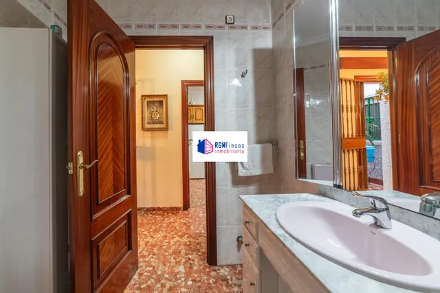 GRAN CASA CON DOS VIVIENDAS INDEPENDIENTES, AMPLIO PATIO Y AZOTEA – UNA OPORTUNIDAD ÚNICA PARA FAMILIAS O INVERSORES — 12