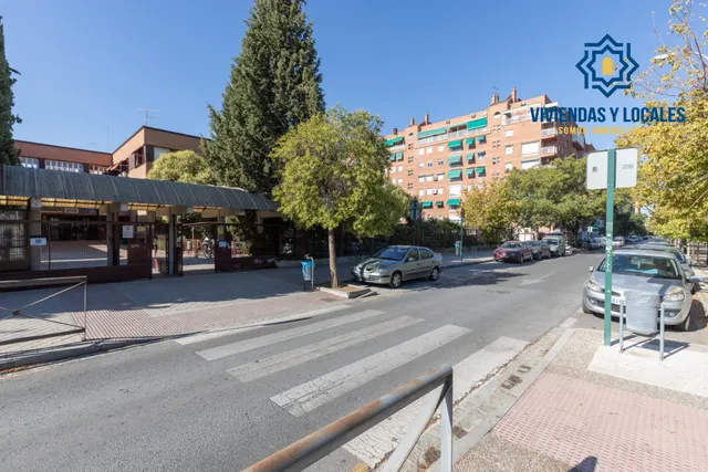 Local en venta junto al instituto Zaidín Vergeles – Listo para empezar tu negocio — 20