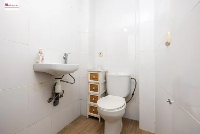 ¡Tu hogar soñado te espera en esta espectacular casa reformada! — 31