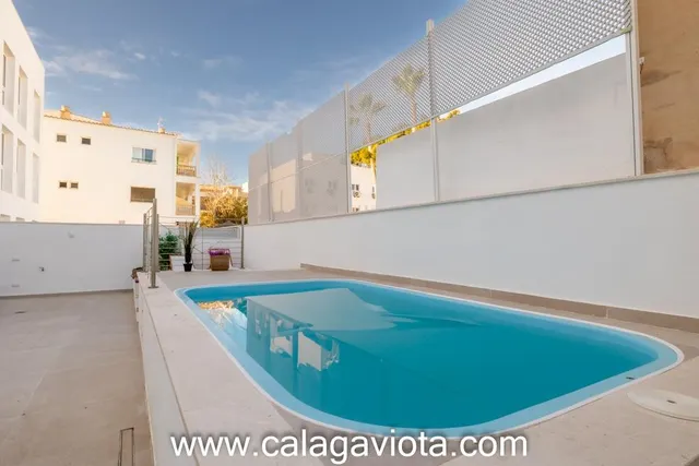 Planta baja con piscina privada y amplias terrazas — 29